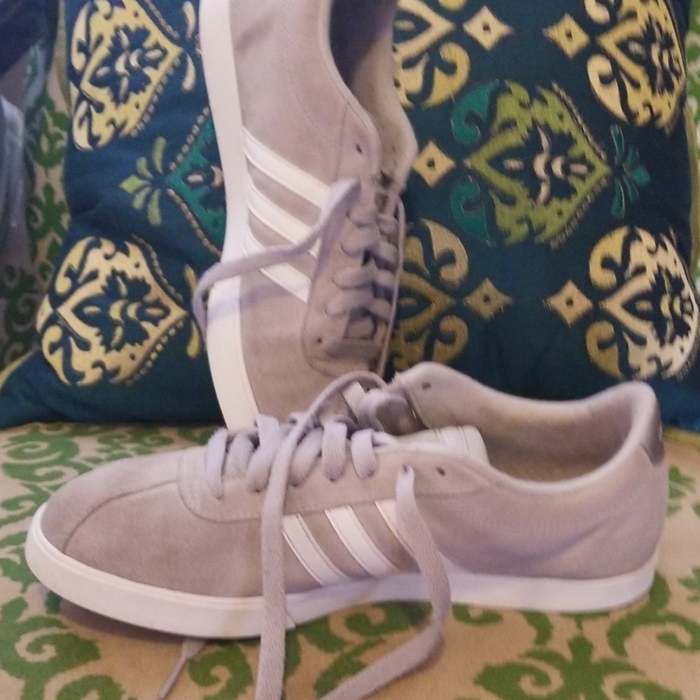 Snickers Adidasneo